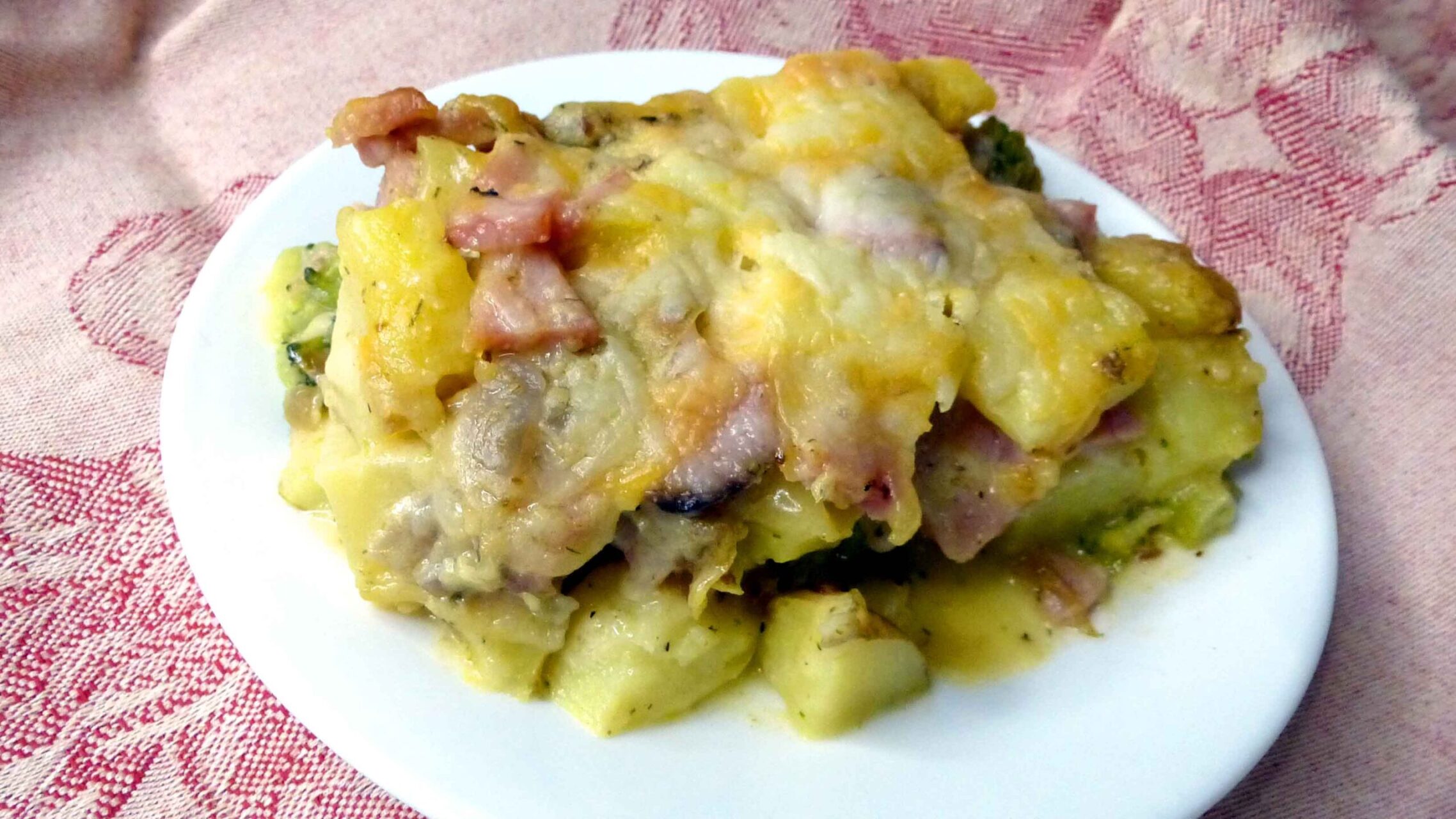 Cheesy Ham, Potato, Broccoli Casserole